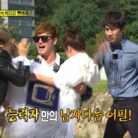 runningman130915金钟国抱起智孝,gary吃醋突袭bobo智孝。