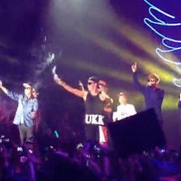 running man131019新加坡粉丝见面会五只一起演唱《傻瓜献给傻瓜》