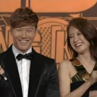 【2013MAMA】金钟国宋智孝走红地毯中字CUT